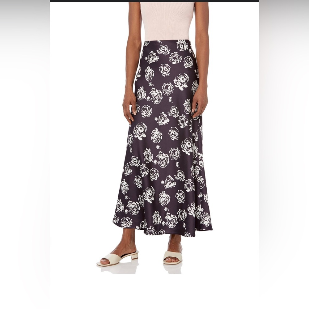 NWT CLUB Monaco Floral Skirt Size 2